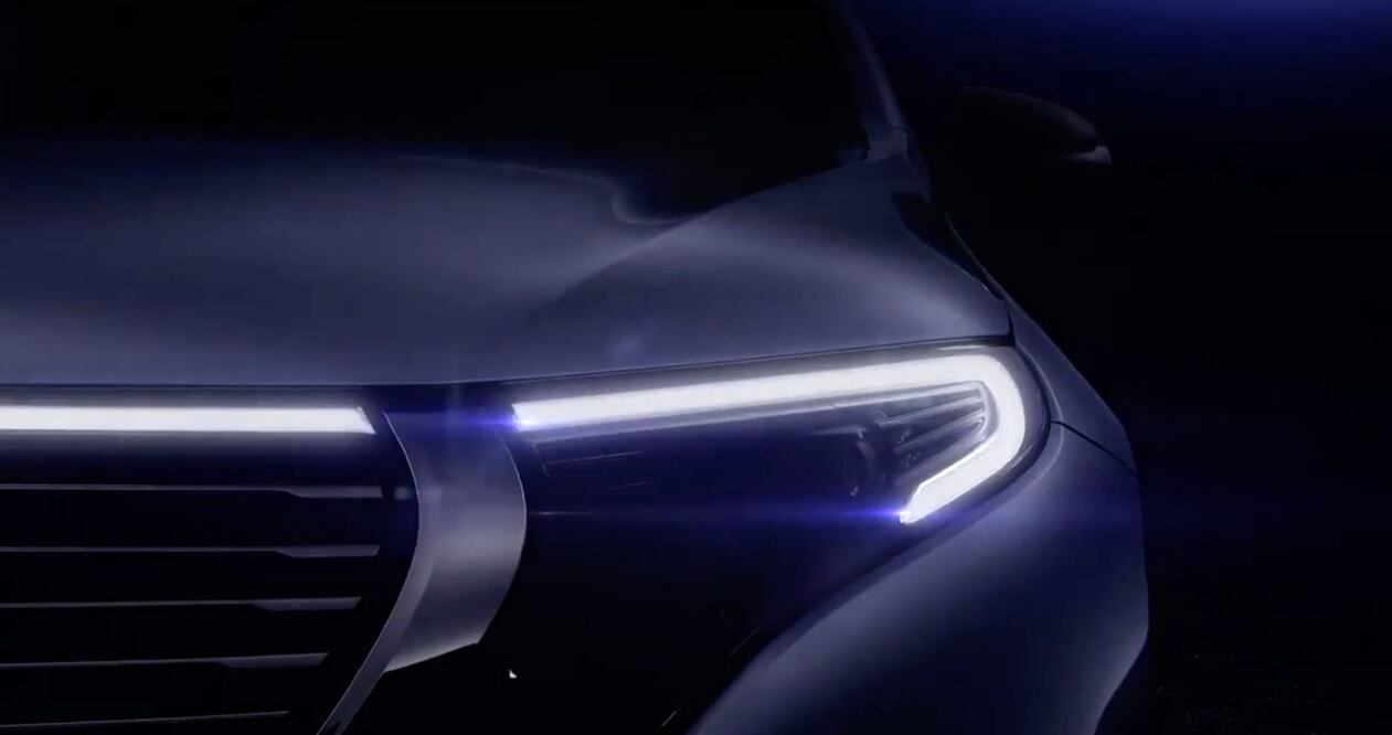 Mercedes lanza imagen de su crossover eléctrico