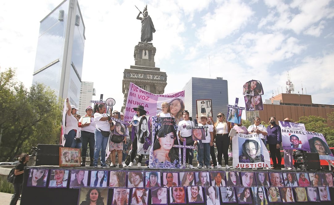 El SESNSP registra 711 feminicidios entre enero y septiembre de 2022; familiares de víctimas exigen justicia.