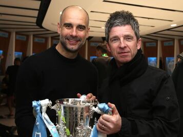 Noel Gallagher celebra junto al Manchester City