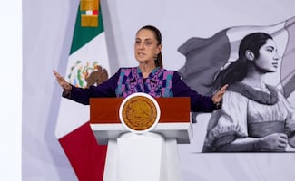 Sheinbaum insiste en consulta escuela por escuela para evaluar a maestros; CNTE quiere que Sección 22 decida, acusa