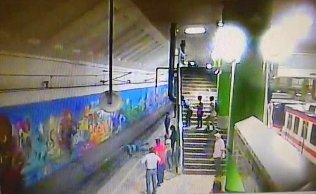 Marcelino González, de 67 años de edad, sufrió fractura expuesta en ambas piernas, entre otras lesiones. Fue trasladado a la Clínica 21 del IMSS (Foto: tomada del video)