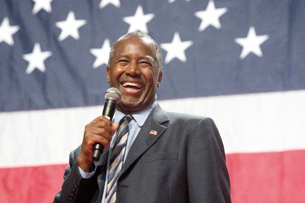 El precandidato presidencial republicano Ben Carson, durante un mitin político el miércoles pasado en Anaheim, California (LEONARD ORTIZ. AP)
