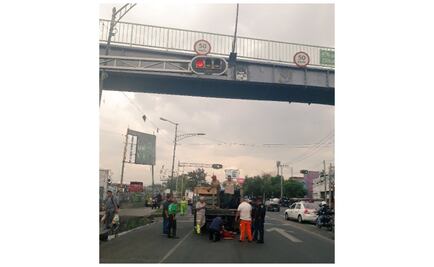 Hombre se cuelga de un puente, pero es rescatado con vida en Iztapalapa