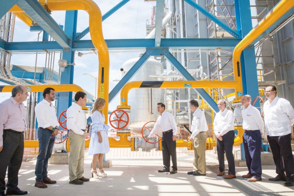 Destaca Peña baja de 10% en tarifas eléctricas