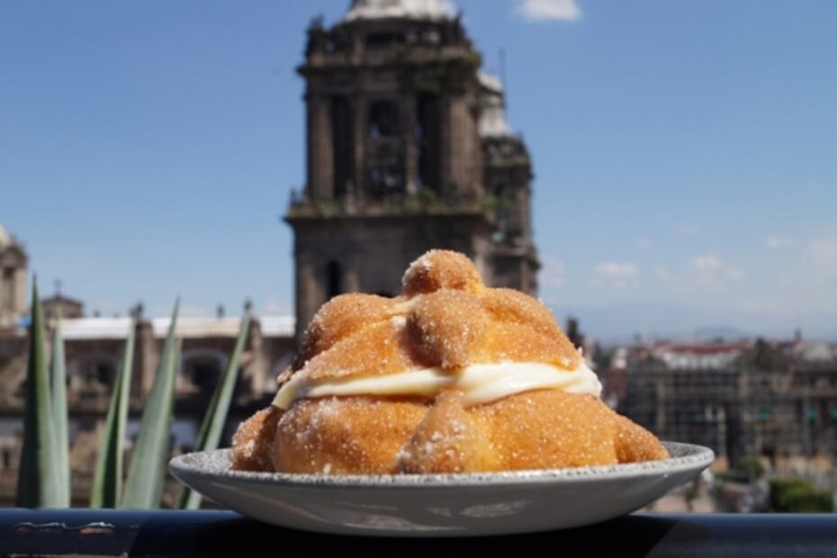 Prepara pan de muerto y marídalo con un coctel de ron