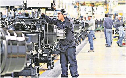 Industria automotriz pide un año para regular el outsourcing