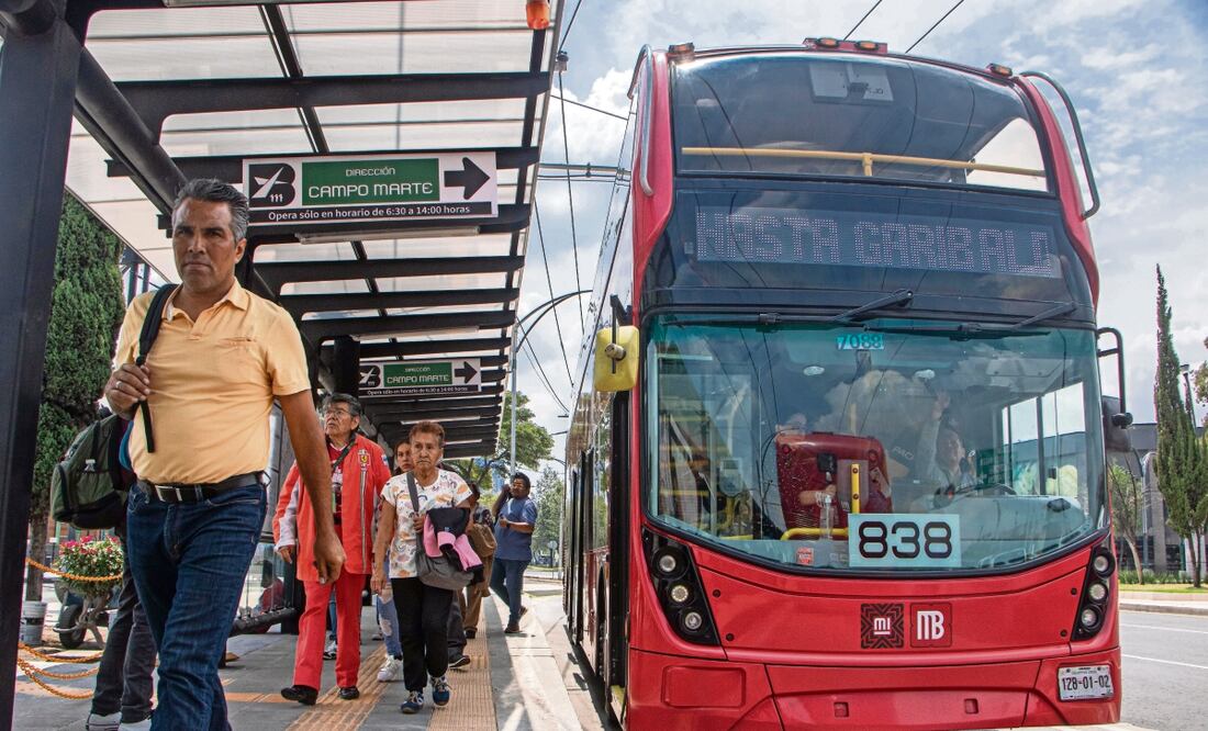 Los usuarios se dijeron beneficiados con esta nueva ruta, pues acortará sus tiempos de traslado. Foto: Gabriel Pano | El Universal