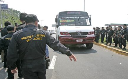 Cesan a 15 mandos por presuntos actos de corrupción en Veracruz