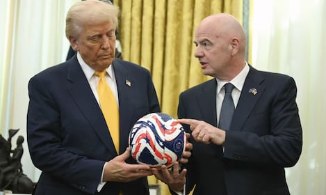 Gianni Infantino revela cómo fue su llamada con Donald Trump por la roja a Folarin Balogun