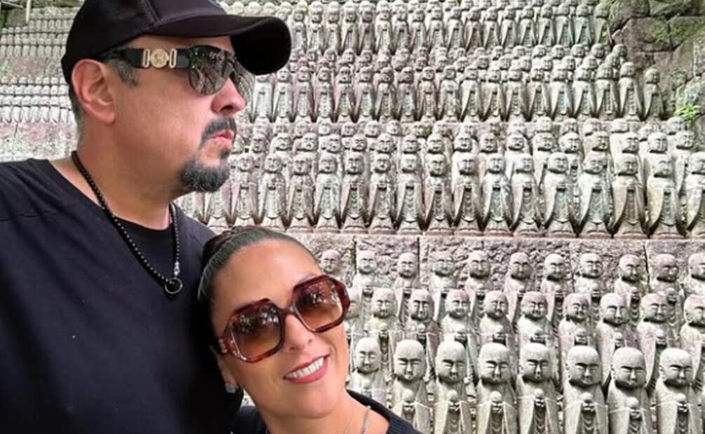 Pepe Aguilar y su esposa Aneliz Alcalá paseando por Japón. Foto: Instagram oficial.