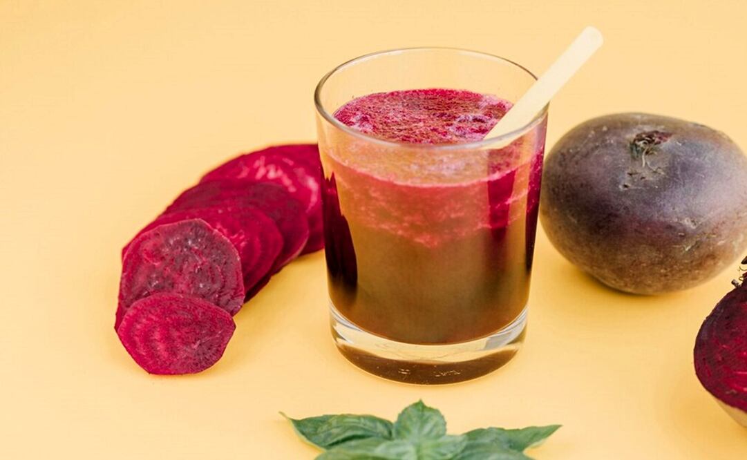 Combinar betabel con naranja es ideal para el desayuno. Foto: Freepik