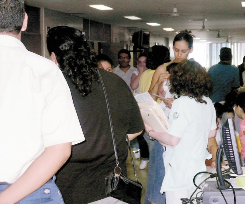 Debido a la disminución de los contagios en el país, el IMSS inició con la recuperación de sus servicios. Foto: ARCHIVO EL UNIVERSAL 
