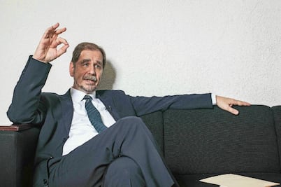 “Pienso embarcarme en la tormenta por la que cruza el PRD”