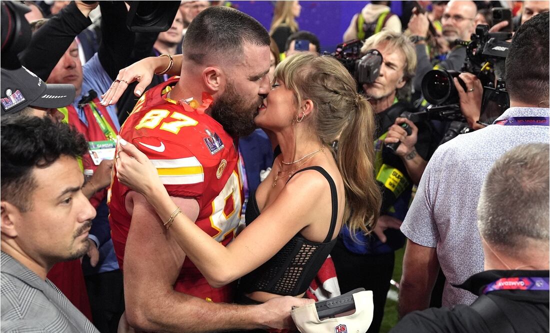Taylor Swift y Travis Kelce durante un Super Bowl. FOTO: AP