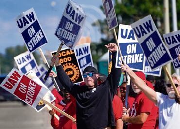 Paro de automotrices en EU no afectan a México, afirma secretario del Trabajo