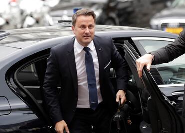 Por "errores de juventud" y plagio, primer ministro de Luxemburgo renuncia a título universitario