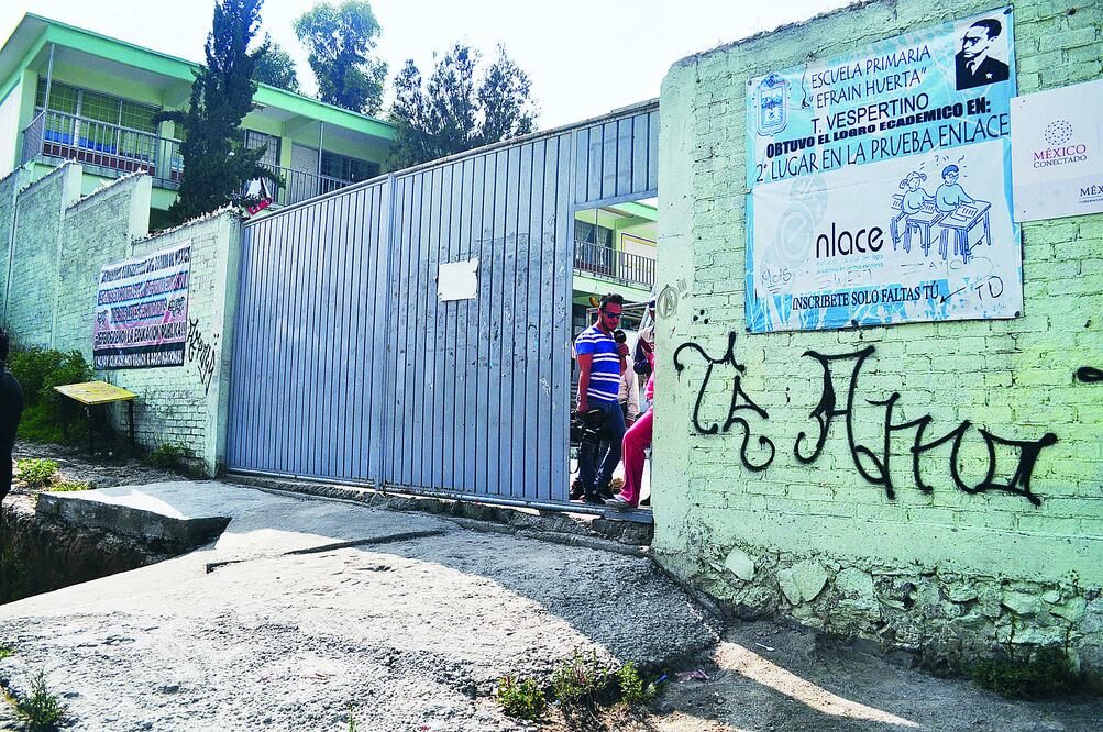 La escuela primaria "Efraín Huerta" se ubica en la comunidad Las Palomas, en el municipio de Chimalhuacán; la mentora fue cesada de sus actividades (EMILIO FERNÁNDEZ. EL UNIVERSAL)