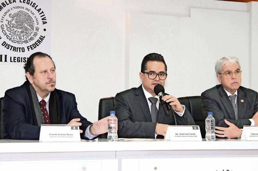 secretario de Cultura Eduardo Vázquez, el diputado Leonel Luna y Felipe de Jesús Gutiérrez, titular de Seduvi. (CARLOS MEJÍA. EL UNIVERSAL)
