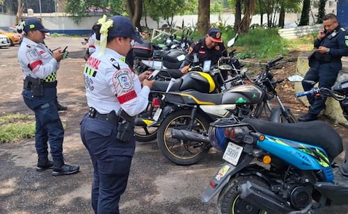 Retiran 19 motocicletas de la vía pública por estacionarse en lugares prohibidos de Benito Juárez; realizan operativos para liberar vialidades