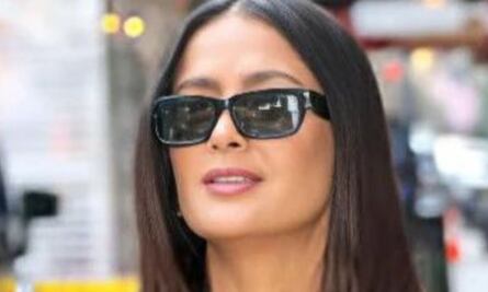 Salma Hayek: 3 trajes de baño perfectos para mujeres +50