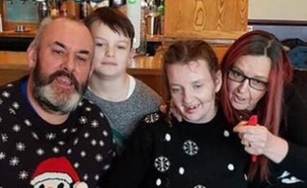 Como último deseo, madre pide celebrar Navidad por adelantado antes perder la conciencia y morir