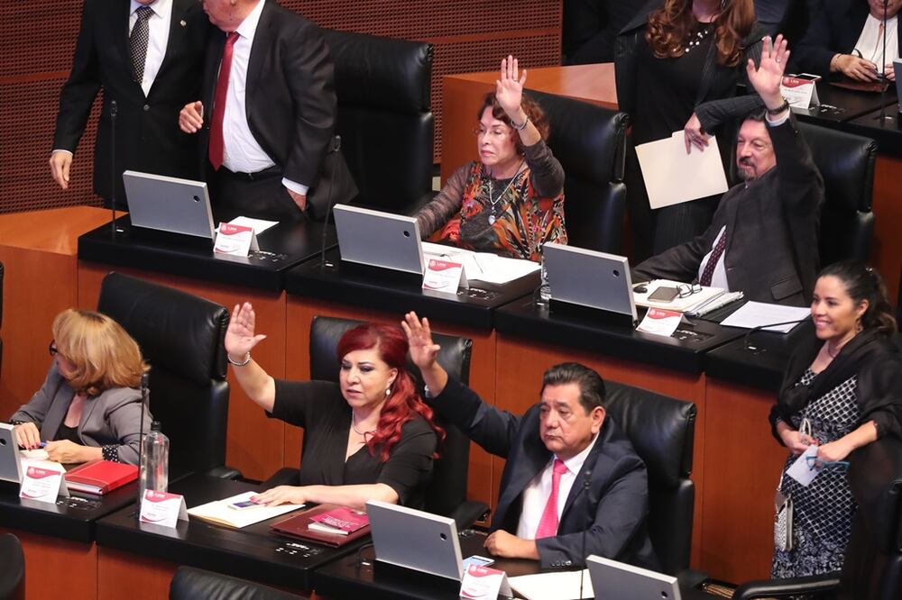 Integrantes del grupo parlamentario de Morena en el Senado. Foto: Lucía Godínez/EL UNIVERSAL