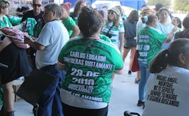 Familias de desaparecidos realizan "cascarita" en Torreón; "el balón regresó a casa, pero nuestros hijos no", dicen