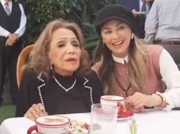 María Victoria celebra 97 años con fiesta junto a Aracely Arámbula