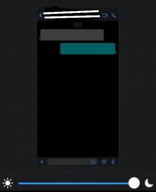 Cómo activar el modo súper oscuro de WhatsApp