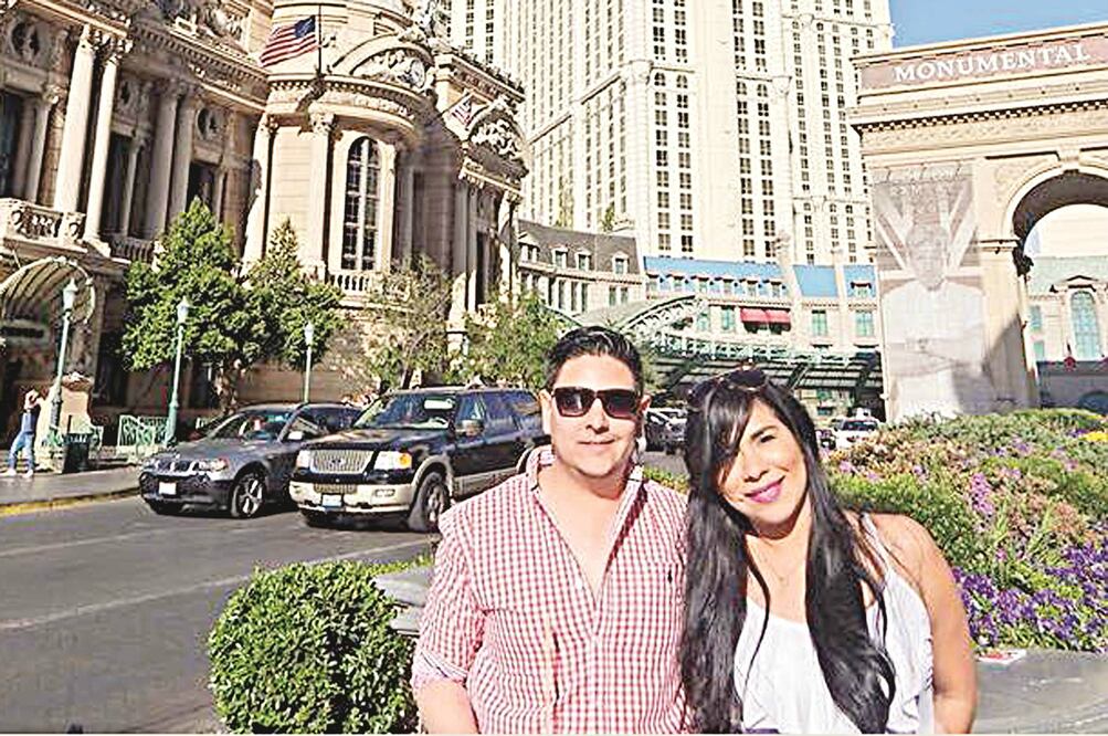 Antonio Pérez Yescas publicó en su cuenta de Facebook una imagen durante los primeros días de abril donde comparte que realizó una visita a Las Vegas, Nevada, en compañía de su novia (ESPECIAL)