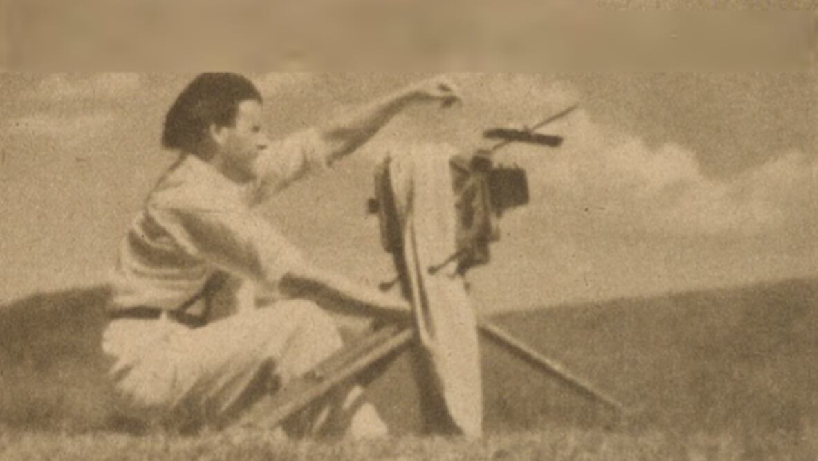 Eisenstein regocijado ante un aspecto de México. Foto: Hemeroteca El Universal