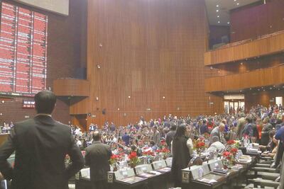 Inasistencia de diputados pega a labor de comisiones 