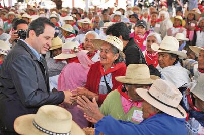 En efectivo, el pago a los adultos mayores 