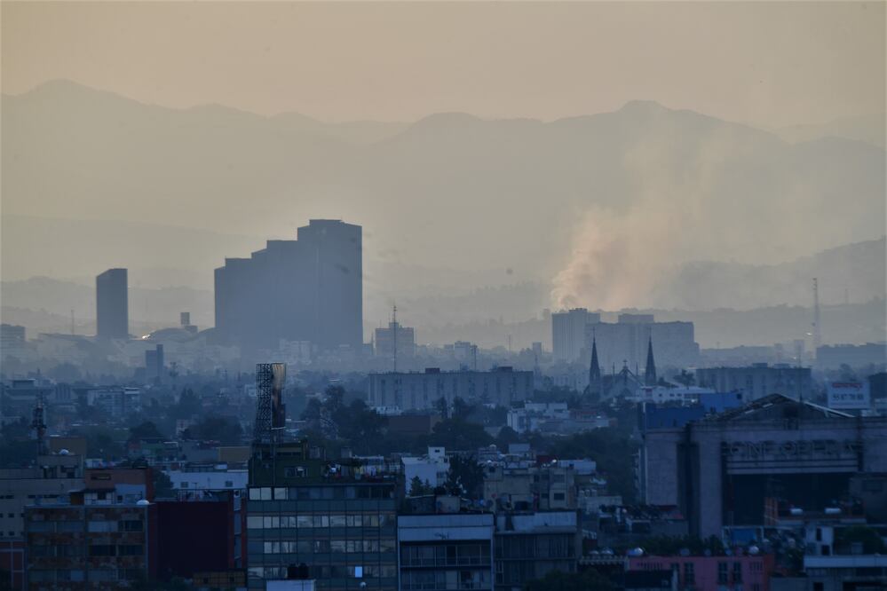 Fase 1 de contingencia ambiental en el Valle de México en abril de este año / Archivo. EL UNIVERSAL