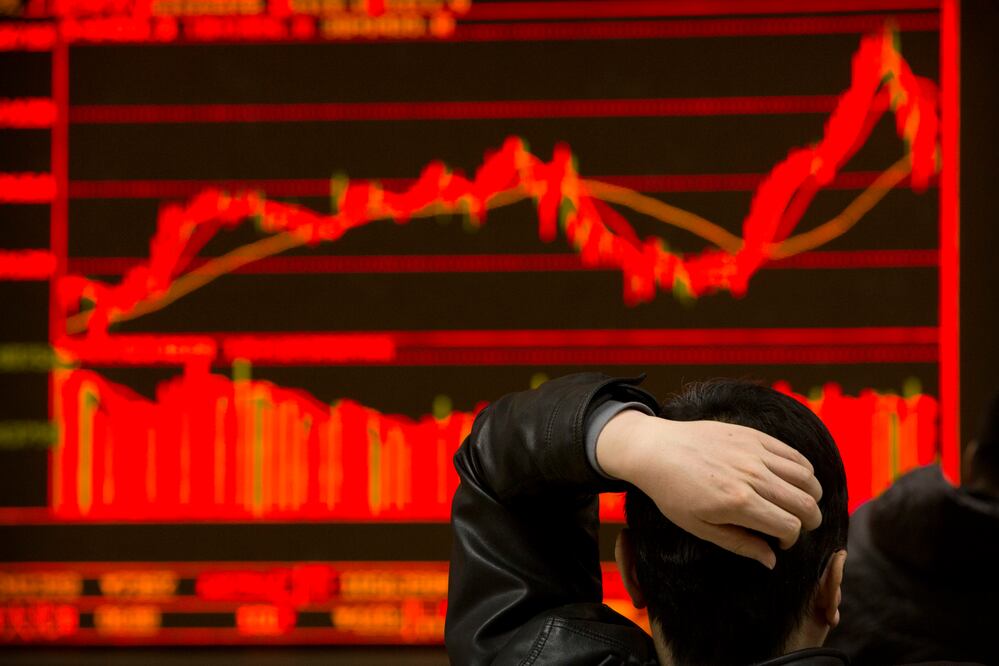 Wall Street abrió este viernes en rojo y el Dow Jones de Industriales, su principal indicador, perdía 0.25%, acercándose así a cerrar la semana en rojo. Foto: AP