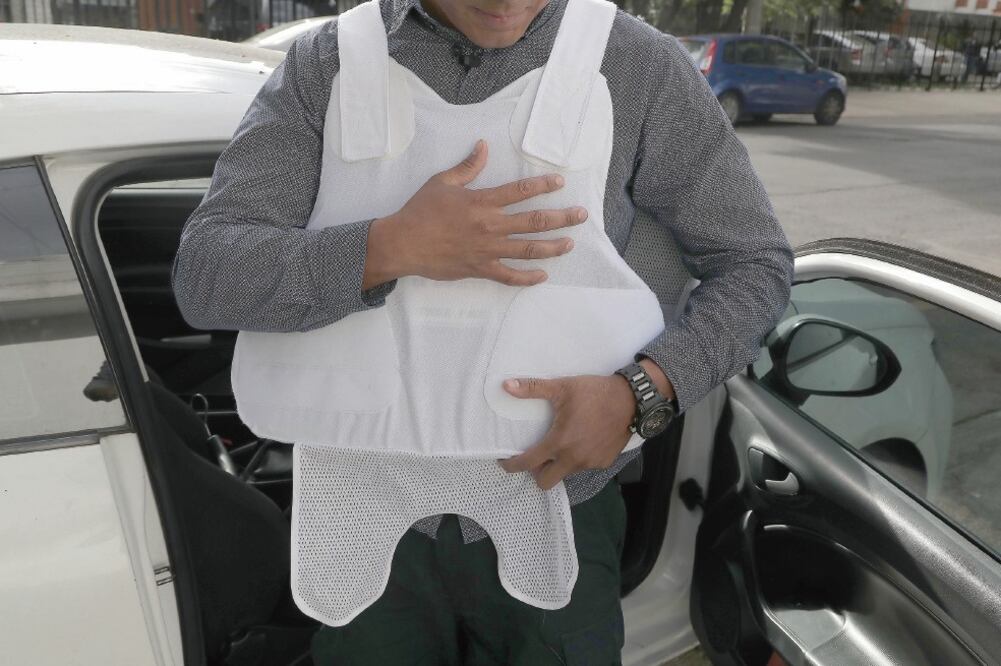 Misael es guardaespaldas de una familia de empresarios. Desde hace cuatro años salió de las filas del Ejército al ámbito de la seguridad privada. (ALEJANDRO ACOSTA. EL UNIVERSAL)