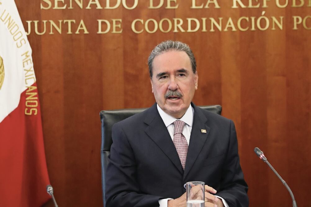 El líder de los senadores priístas, Emilio Gamboa dijo que se han colocado las bases para avanzar hacia un país “con menor desigualdad, más justo y desarrollado” (ARCHIVO EL UNIVERSAL)