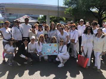 Vecinos de San Pedro Garza García marchan por la paz 