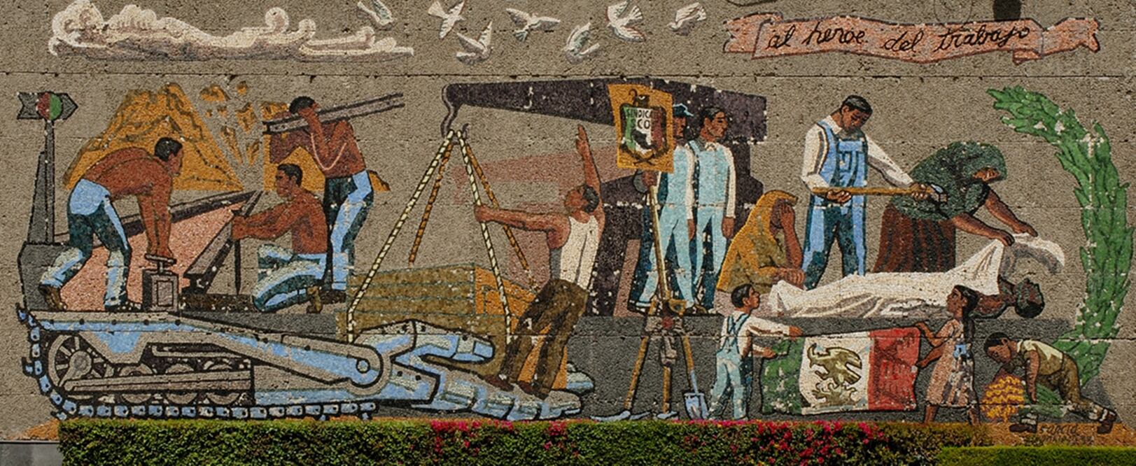Mural “Al héroe del trabajo”, de Luis García Robledo. Foto: Sitio oficial del Gobierno de México 