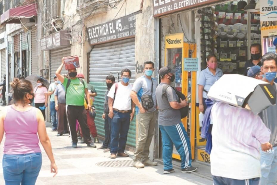 Capitalinos olvidan brote y llenan calles