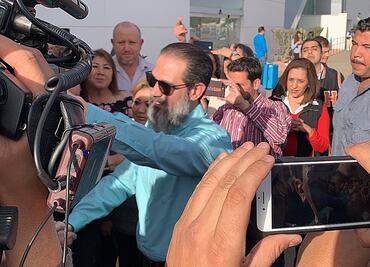 “Te queremos Memo, te queremos”; así recibieron a Guillermo Padrés en Hermosillo