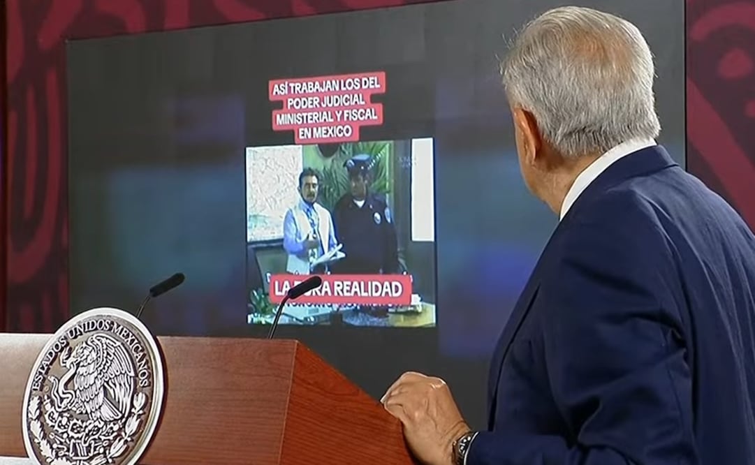 López Obrador transmite en su mañanera sketches del cómico Héctor Suárez para entender la reforma judicial. Foto: Captura