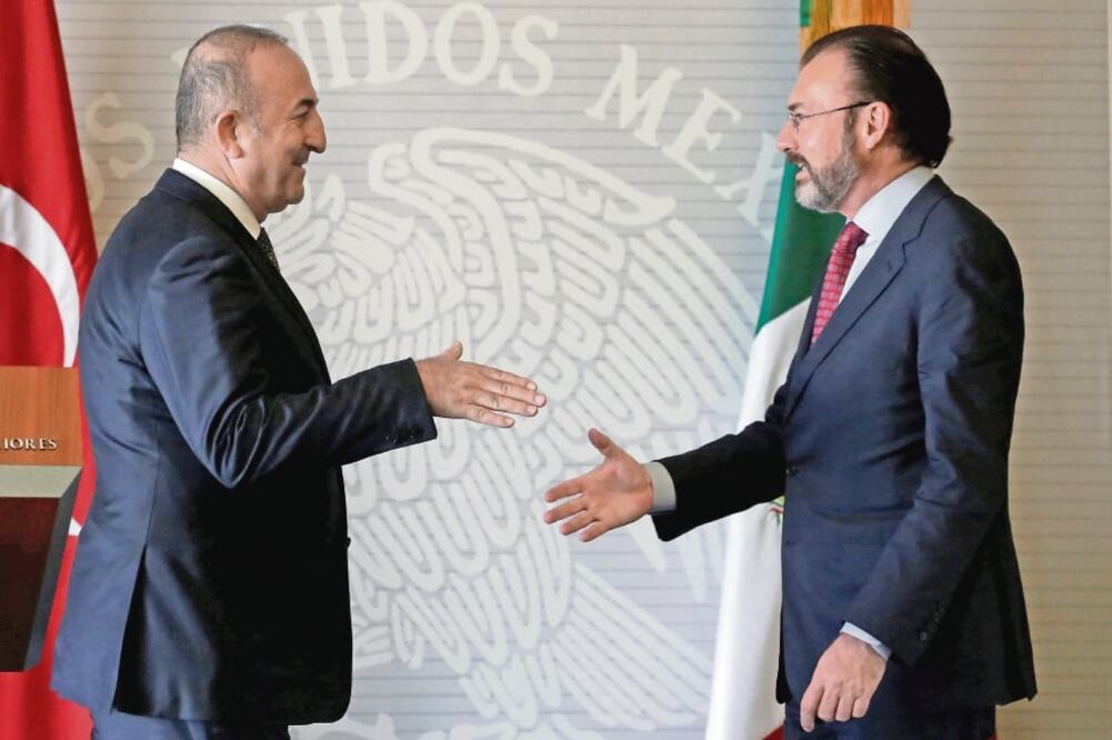 El secretario de Relaciones Exteriores, Luis Videgaray y su homólogo de Turquía, Mevlüt ÇavuşoOElu, acordaron que permanecerán en el Grupo de los Veinte y espacio MIKTA  (HENRY ROMERO. REUTERS)