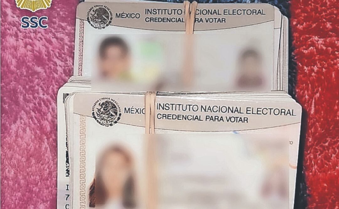 En los cateos realizados en la alcaldía Cuauhtémoc se falsificaban credenciales oficiales como la INE, licencias de conducir, visas, entre otros documentos que se vendían en Santo Domingo. Foto Especial