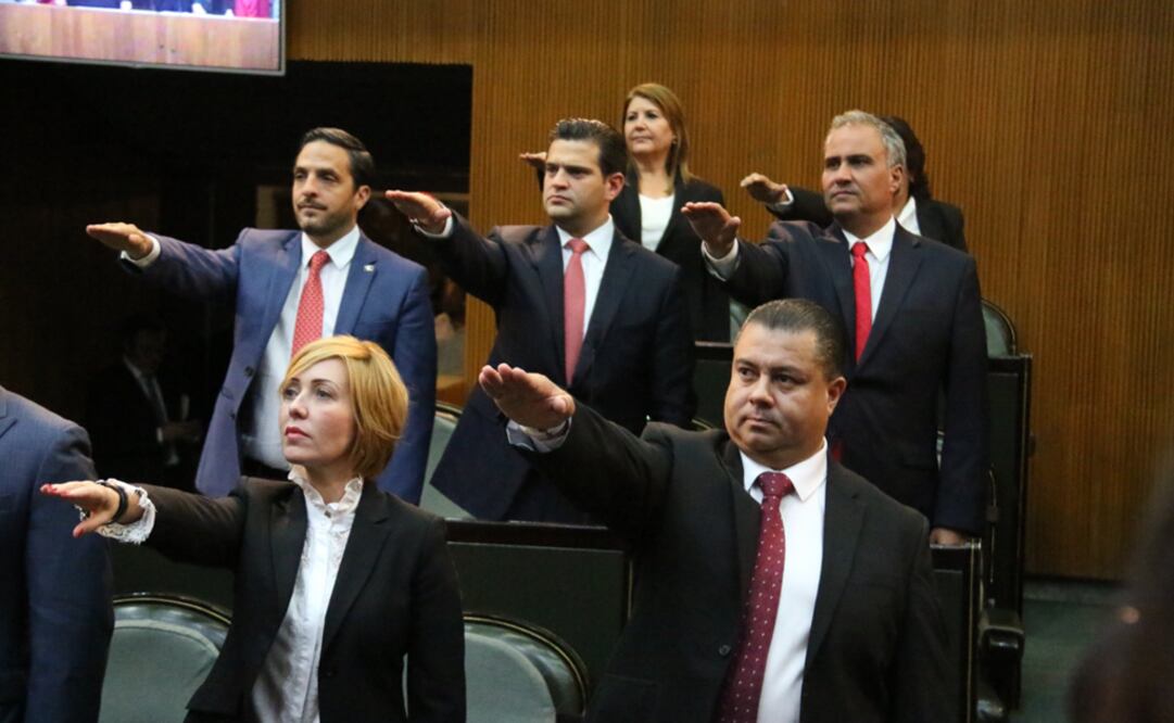 Mesa directiva toma protesta en el congreso de Nuevo León. Foto: Especial
