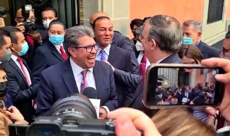 “Nunca ha habido” división, afirman Ebrard y Monreal al llegar a plenaria de Morena