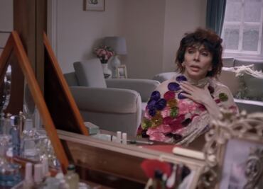 Manolo Caro confirma muerte de Virginia de la Mora en "La casa de las flores"