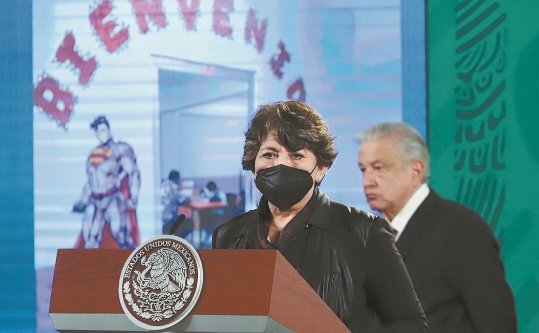 La secretaria de Educación Pública, Delfina Gómez, anuncia que en 88 escuelas se han presentado casos de Covid-19. Foto: BERENICE FREGOSO. EL UNIVERSAL