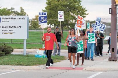 Suman 780 millones de dólares en pérdidas por huelga del sindicato UAW