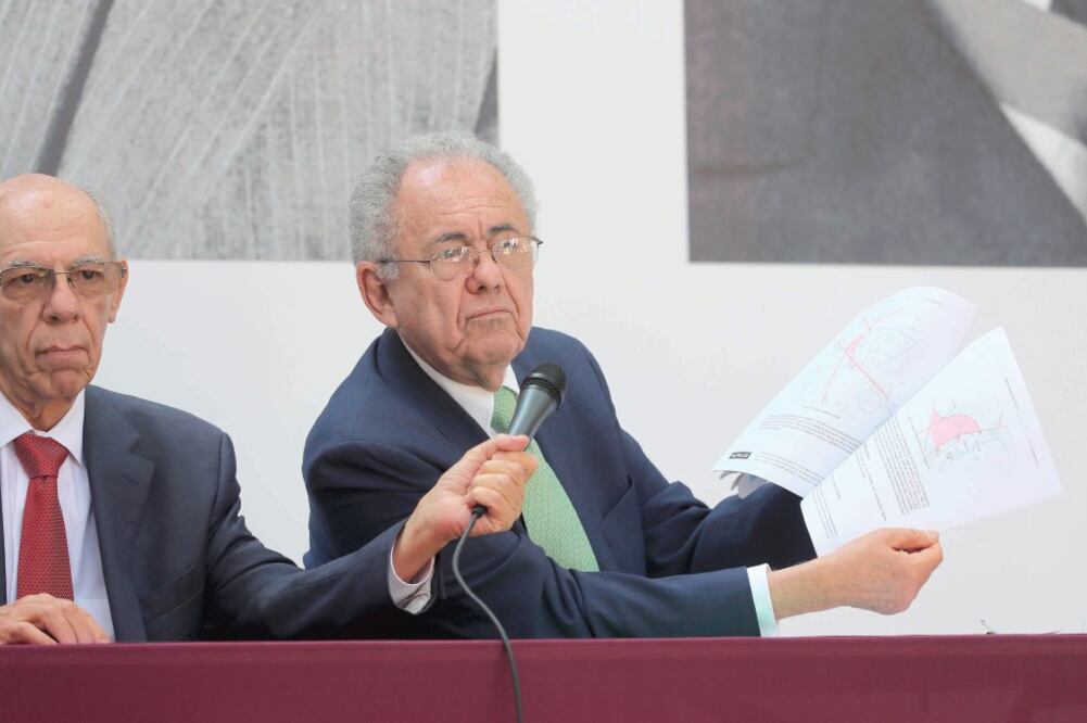 Javier Jiménez Espriú, futuro titular de la SCT, dijo que el estudio de Navblue indica que no hay interferencia entre aviones con la operación simultánea de Santa Lucía y el AICM. Foto: LUCÍA GODÍNEZ. EL UNIVERSAL